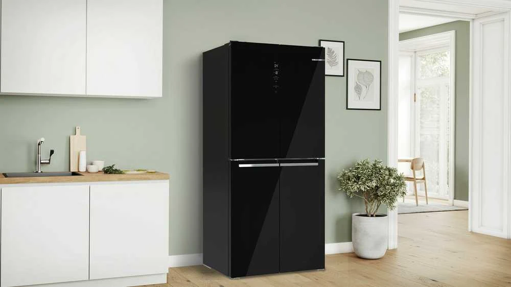 Bosch Series 4 KMC85LBEA šoninis šaldytuvas Laisvai pastatomas 547 L E Juodas