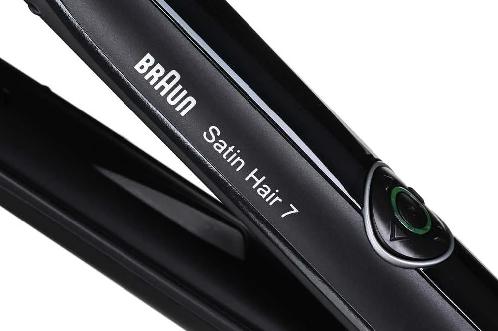 Braun | Satin-Hair 7 SensoCare ST780 | Garantija 24 mėn. | Ceramic heating system | Temperature (min) 120 °C | Temperature (max) 200 °C | Juodas