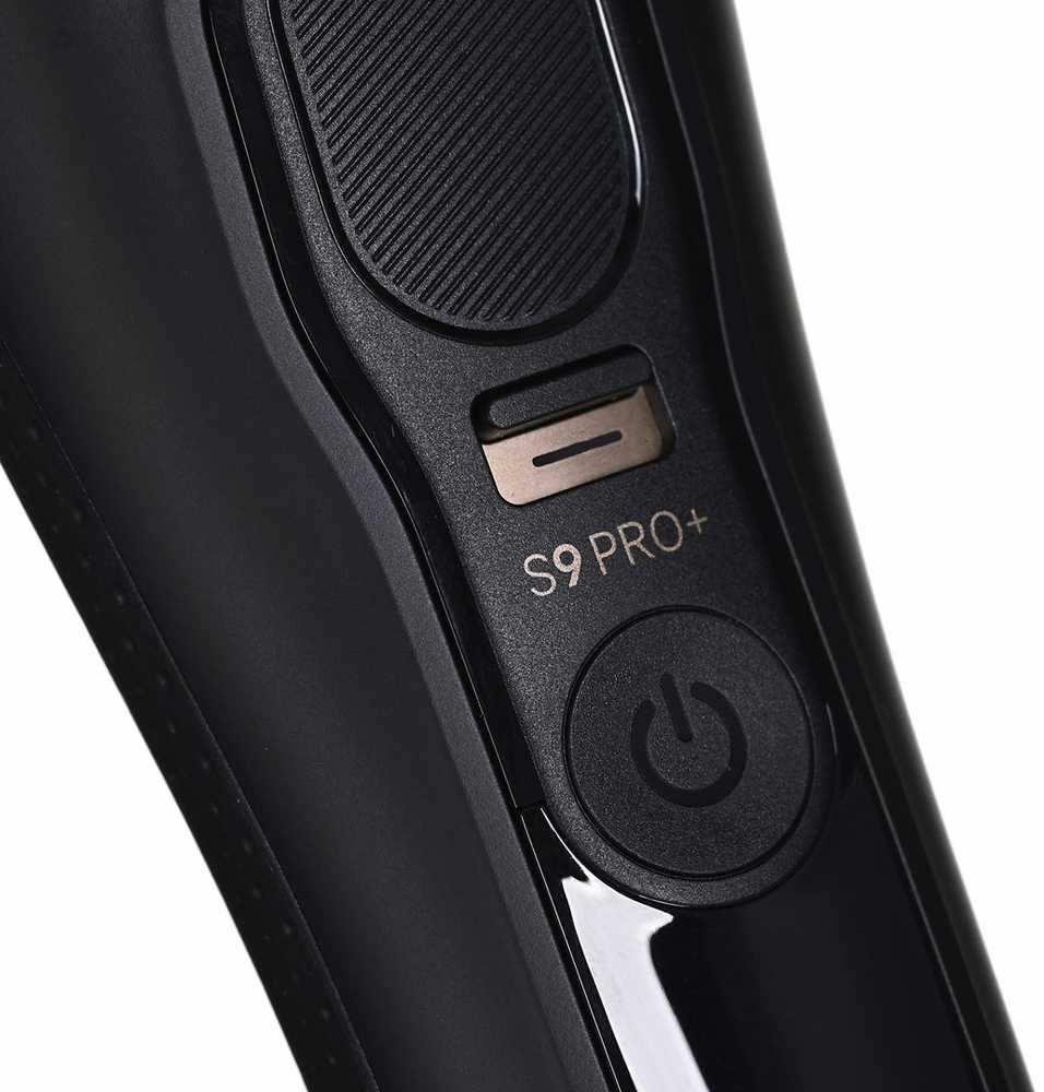 Barzdaskutė BRAUN PRO+ 9590cc