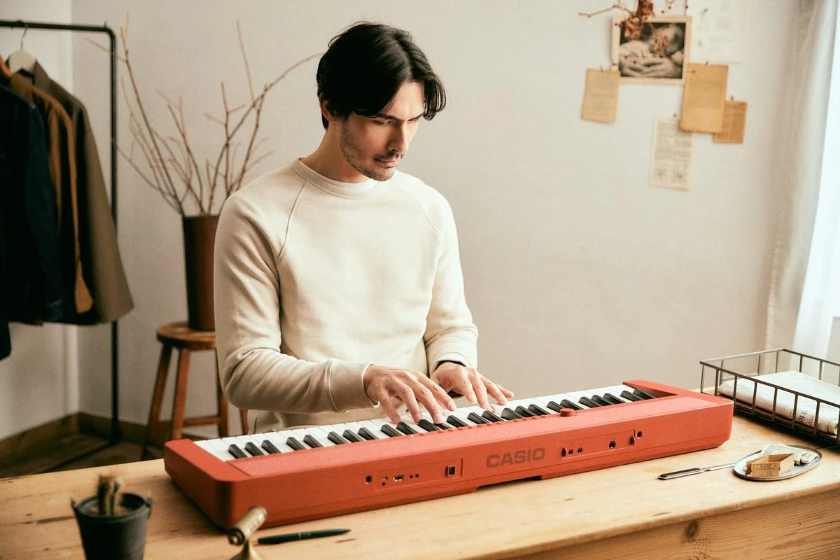 Sintezatorius Casio CT-S1, raudonas