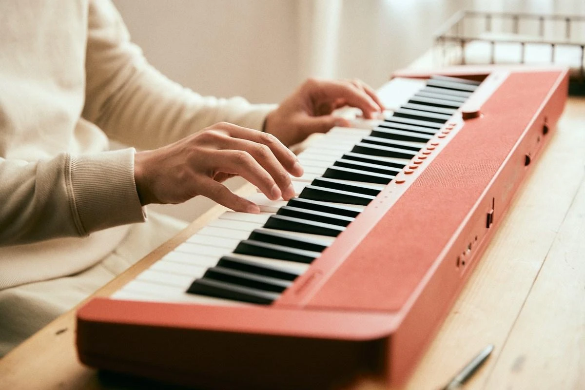 Sintezatorius Casio CT-S1, raudonas