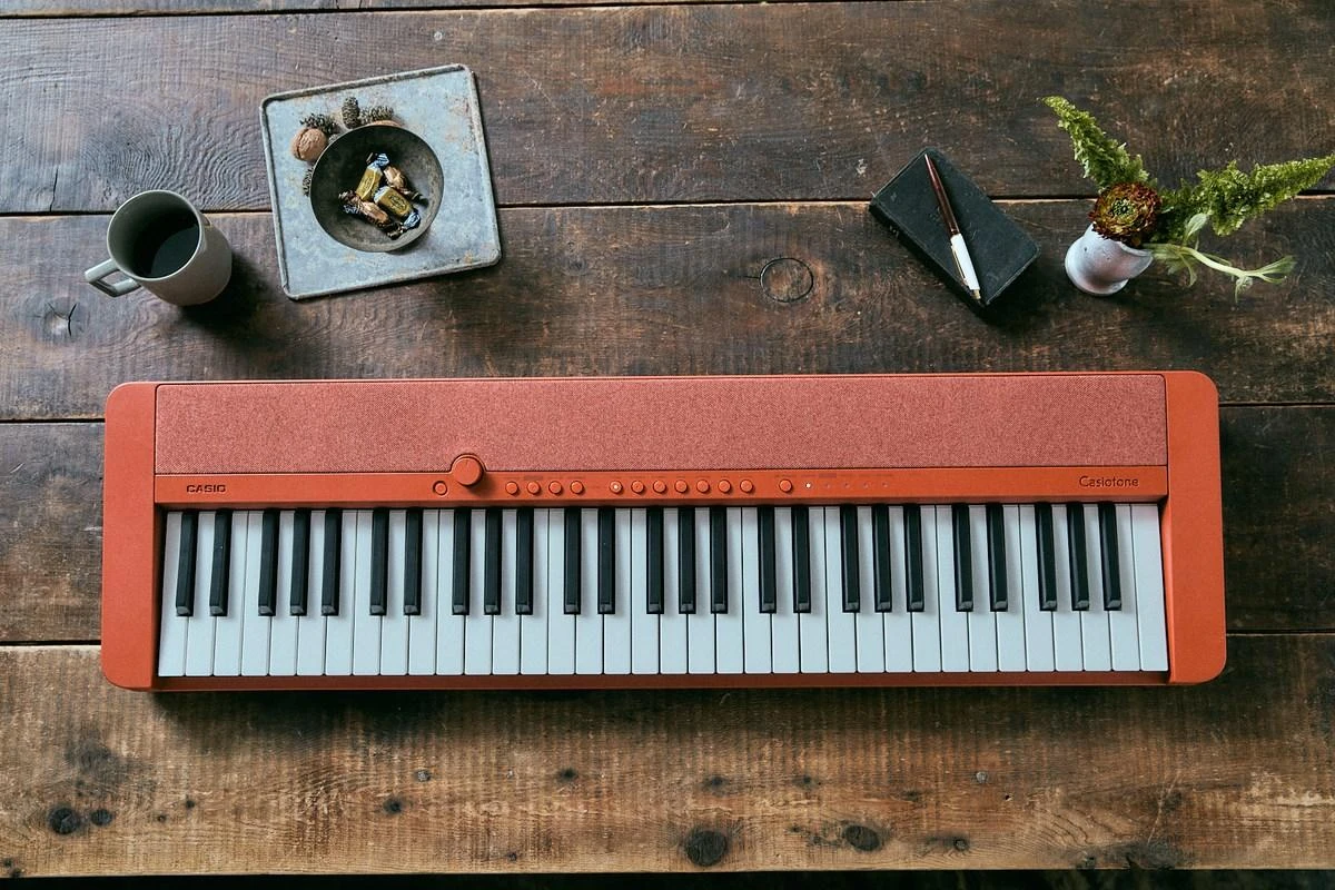Sintezatorius Casio CT-S1, raudonas