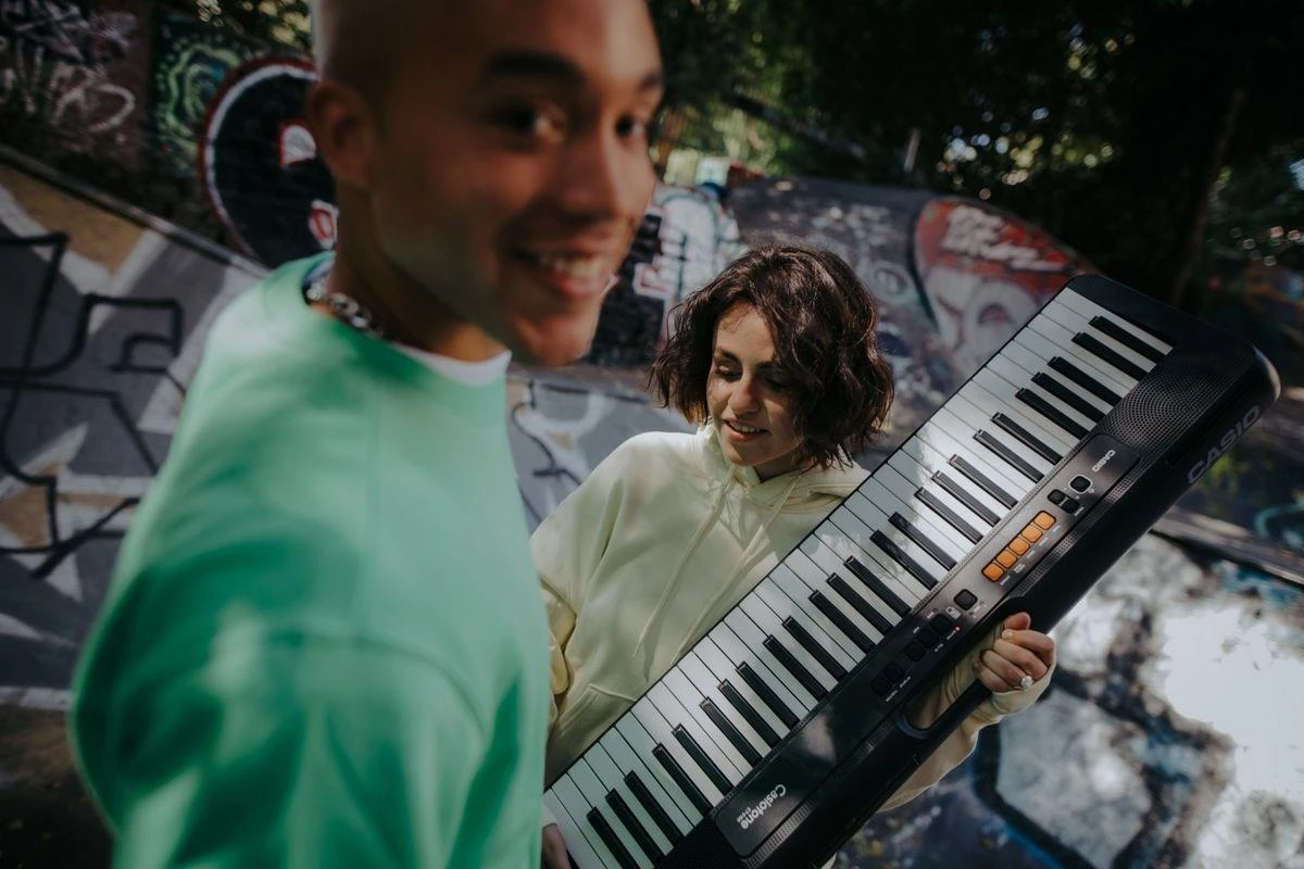 Sintezatorius Casio CT-S100 su akompan.