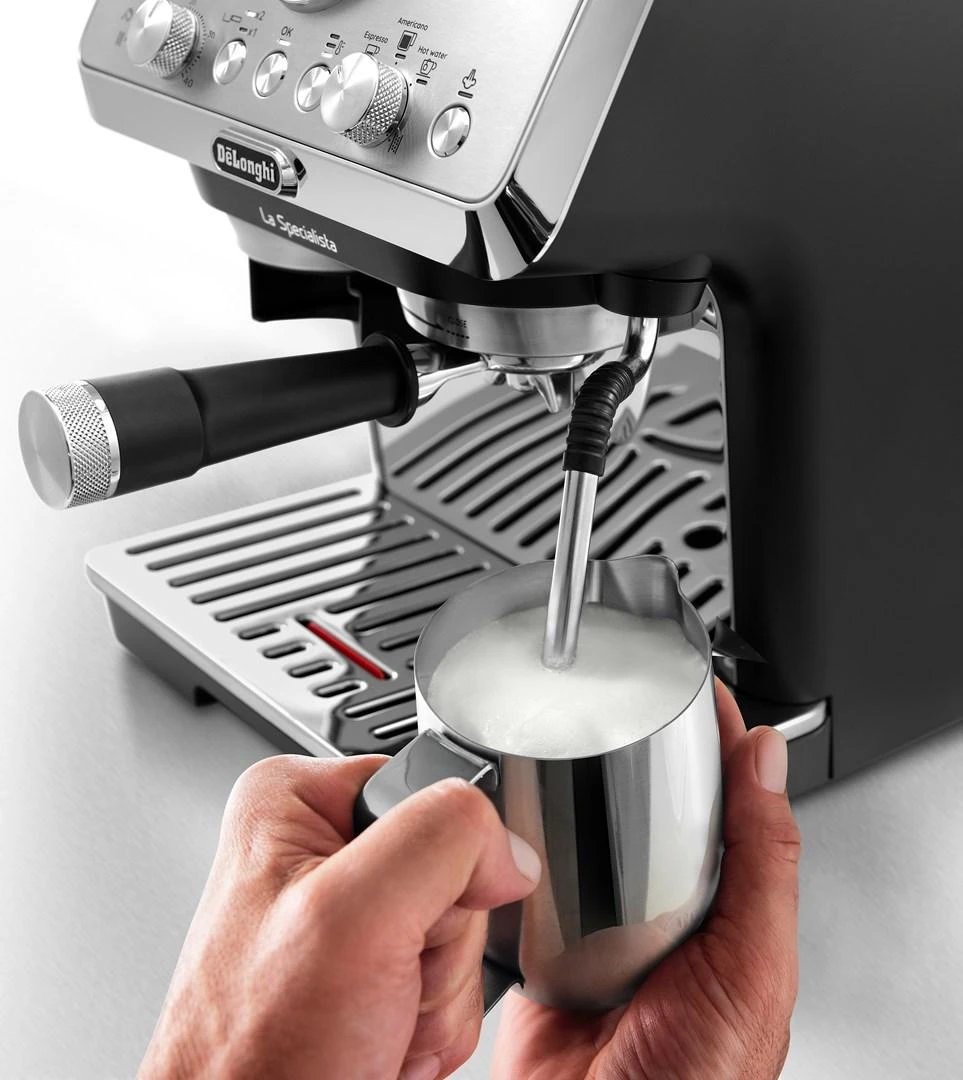 Pusiau automatinis kavos aparatas DeLonghi EC9155.MB
