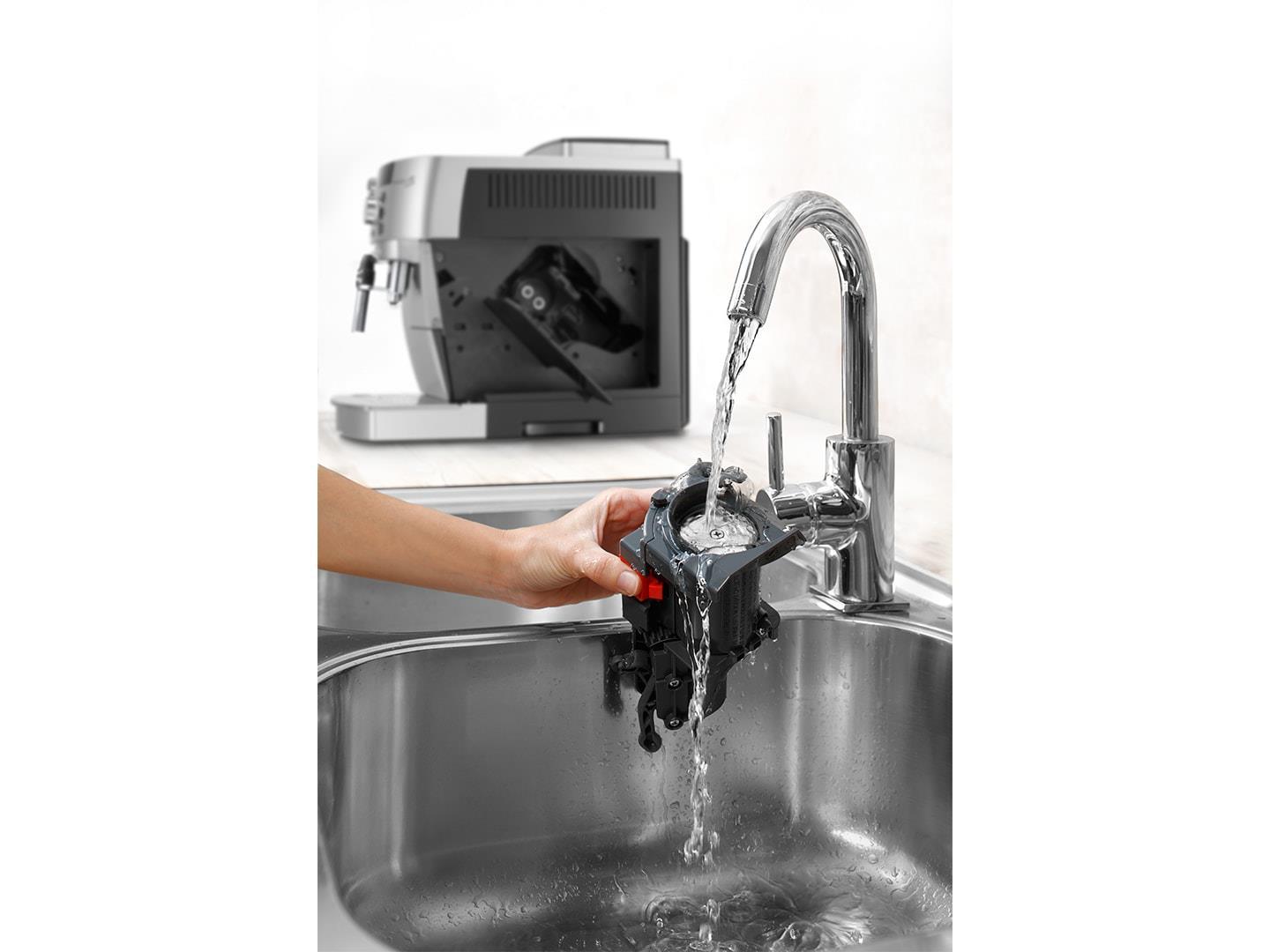 Kavos aparatas DeLonghi ECAM250.31 SB Magnifica Smart