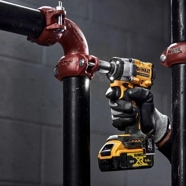 Akumuliatorinis smūginis veržliasukis  Dewalt Dewa DCF922NT-XJ Akku-Schlagschr. 1/2