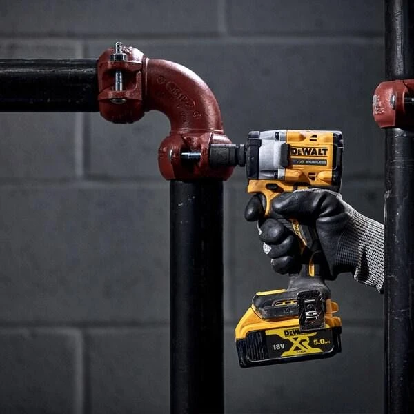 Akumuliatorinis smūginis veržliasukis  Dewalt Dewa DCF922NT-XJ Akku-Schlagschr. 1/2