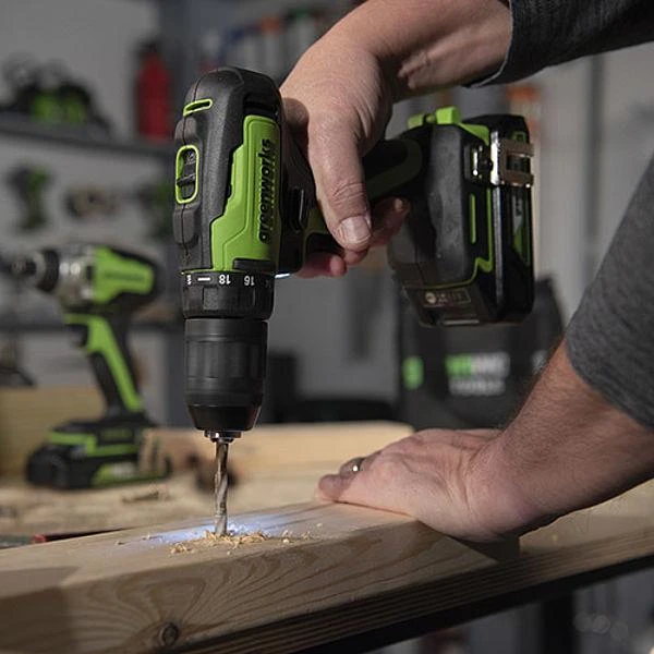 Greenworks 24V suktuvas gręžimo procese