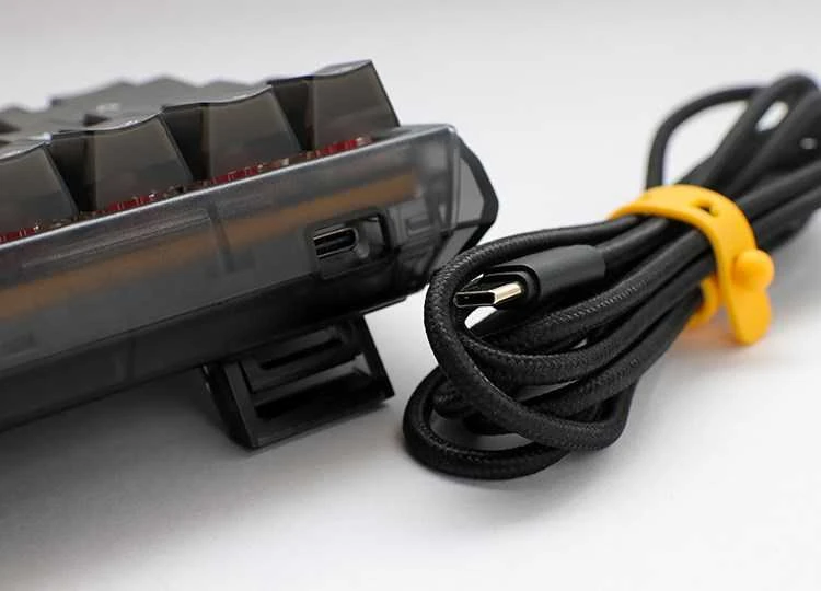 Klaviatūra Ducky One 3 Aura Juodas Mini Gaming MX-Silent-Raudona (DKON2161ST-SDEPDABAAAC1)