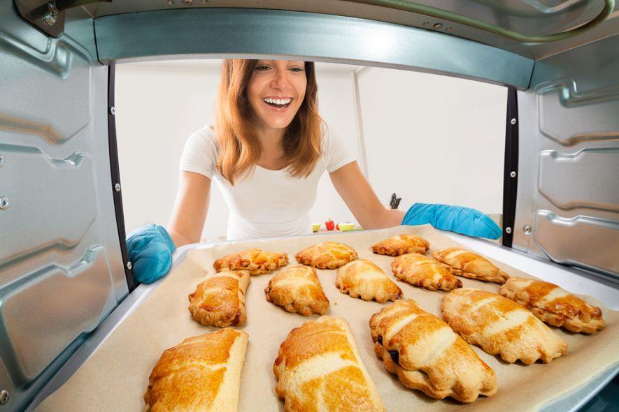Mikrobangų krosnelė Oven ELDOM PR500 (2000W, juodos spalvos)