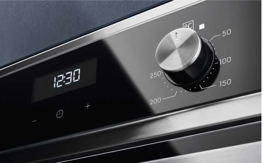 Ner.plieno spalvos orkaitė Electrolux EOD5H70BX