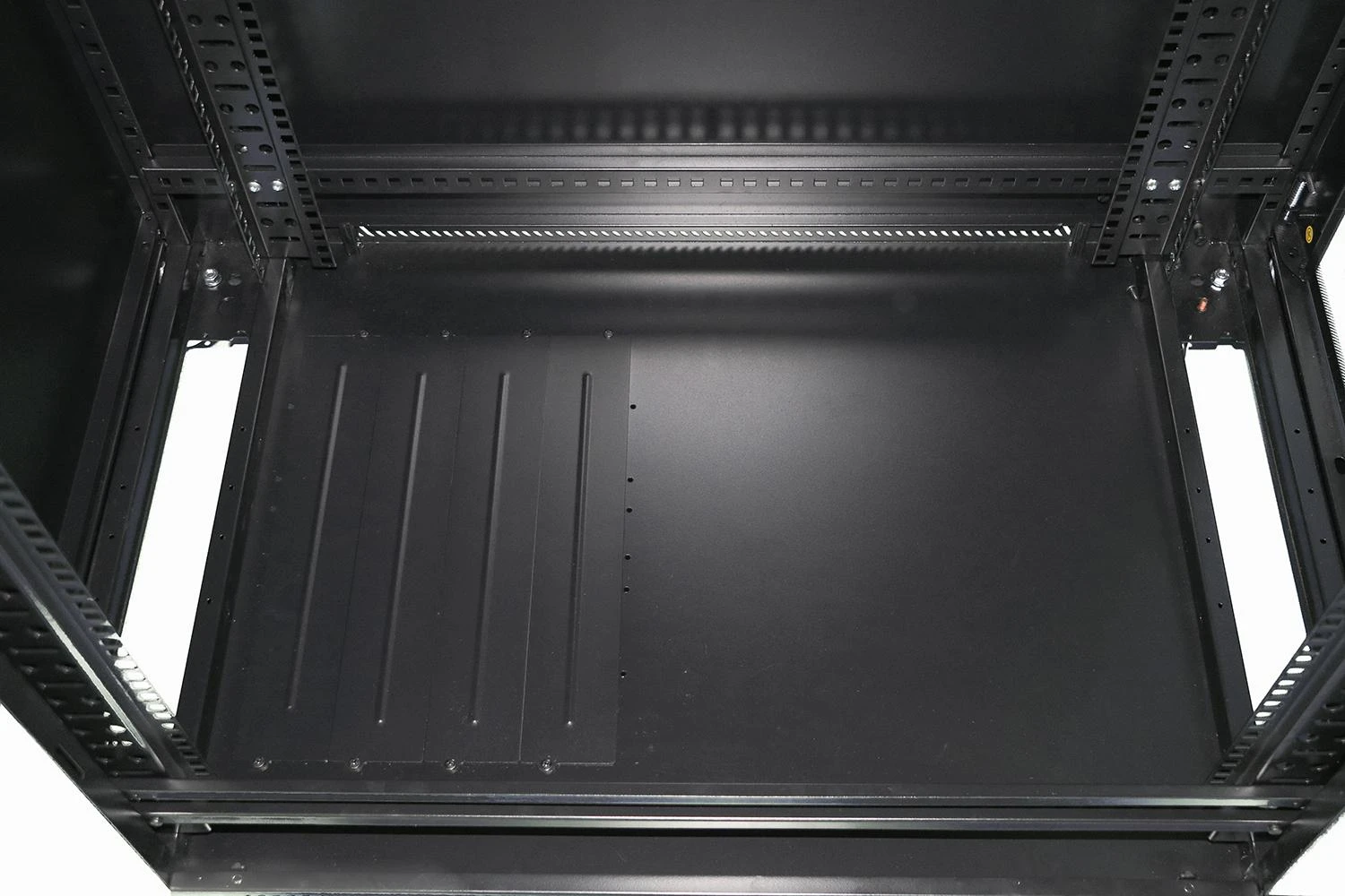 EXTRALINK 32U 600X600 stovima spintelė juodas