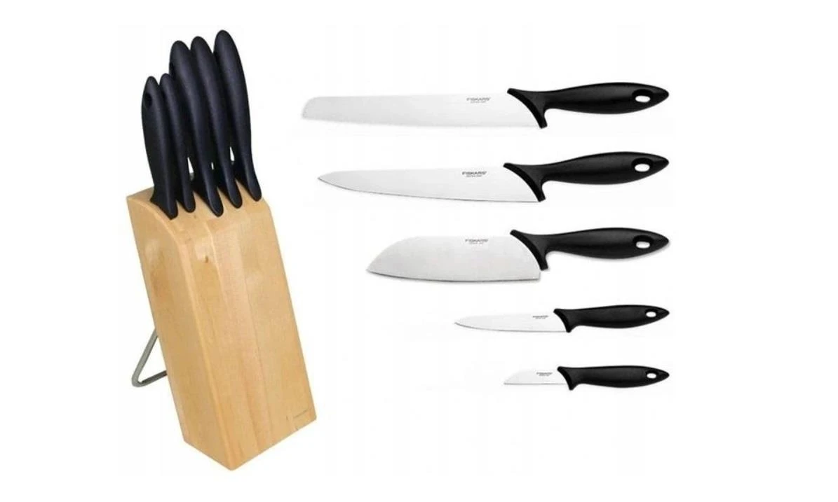 Fiskars "Essential" penkių peilių rinkinys su dėklu