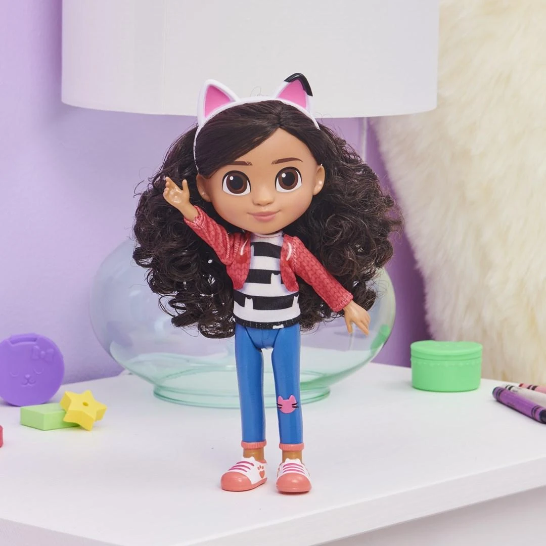 GABBY´S DOLLHOUSE Lėlytė Gabby, 20 cm aprašymas - Prekės nuotrauka