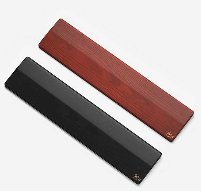 Glorious Wooden Golden Oak klaviatūros riešų atrama 19mm - Full size 43x10cm