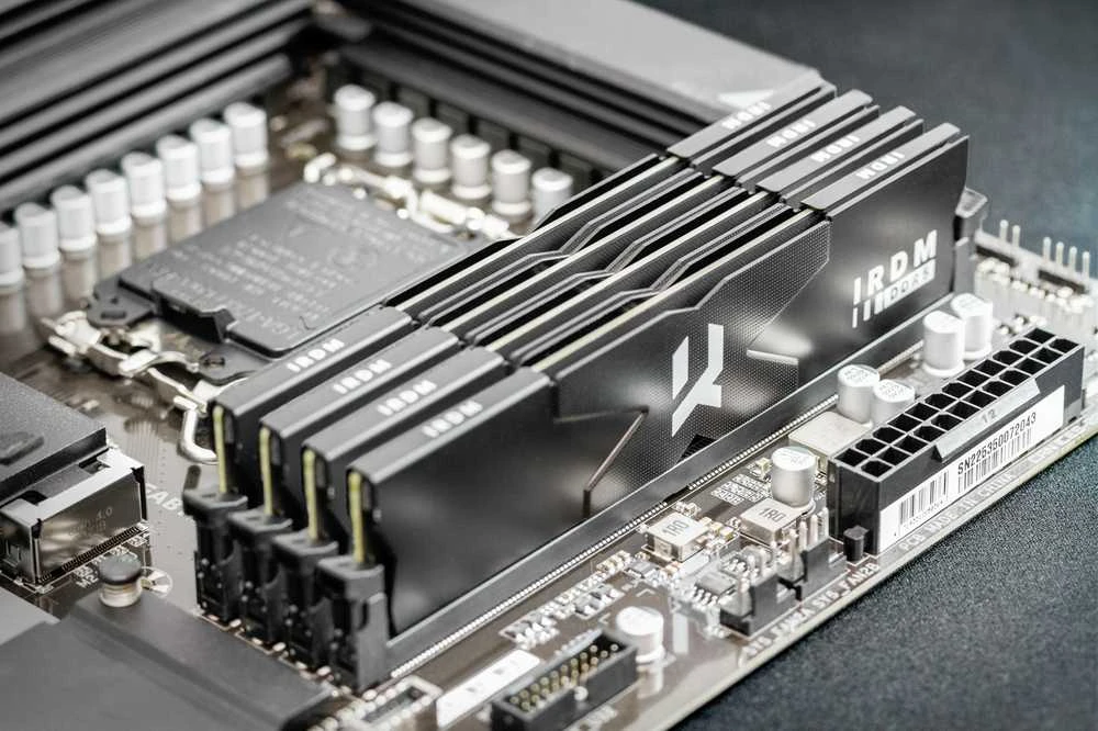 GOODRAM IR-6000D564L30/64GDC DDR5 64GB 6000MHz 30-36-36-76 DUAL CHANNEL KIT IRDM Juodas V Sidabrinis