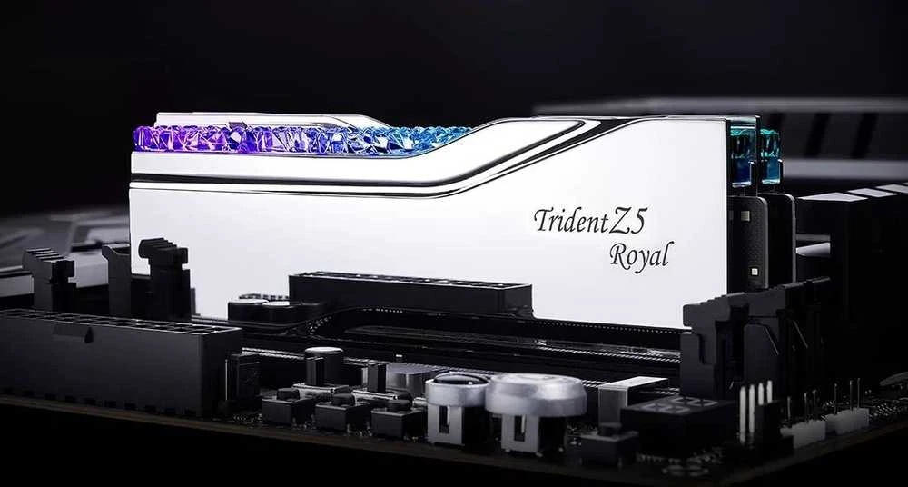 G.Skill Trident Z5 Neo blizgus RAM modulis su RGB kristalais