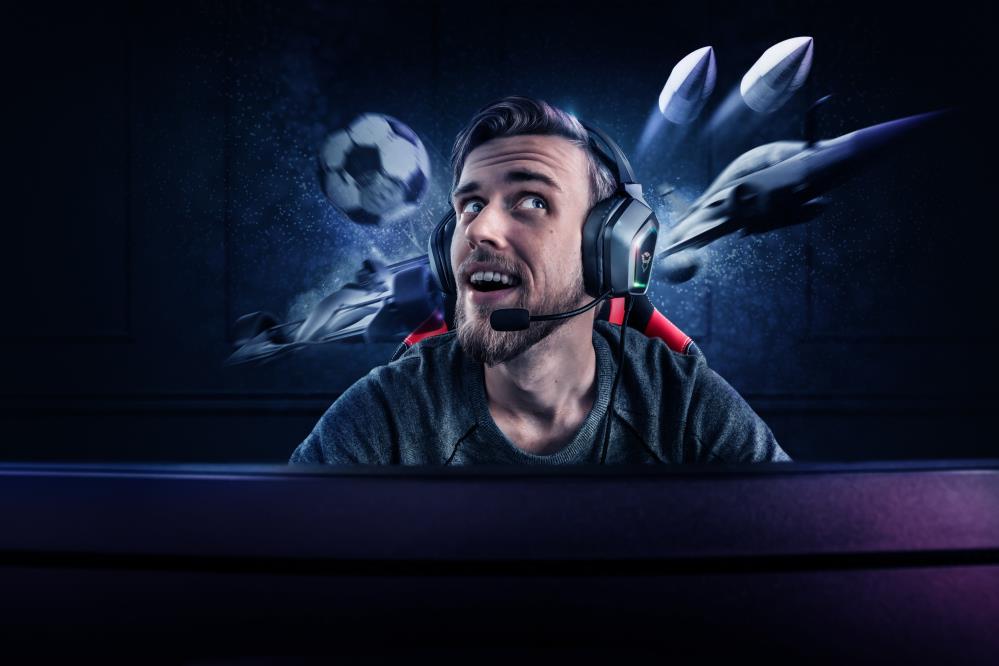 Žaidimų ausinės Trust GXT 450 Blizz RGB 7.1 Surround, 23191