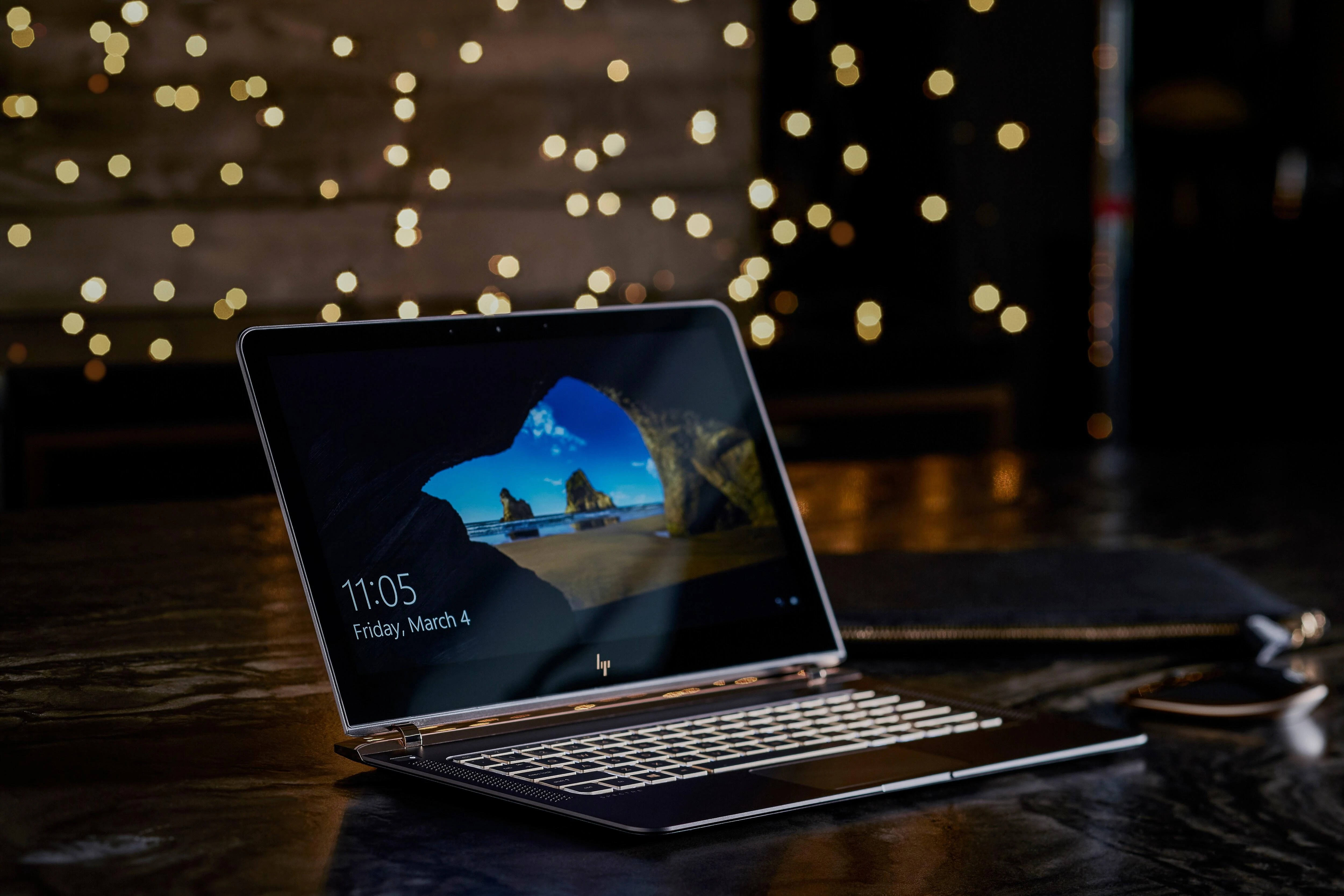 Hewlett Packard (HP) HP Z5000 Wireless Bluetooth Pelė - Baltas Sidabrinis