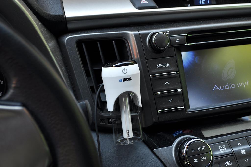 Automobilinis telefono kroviklis iBOX ICCH-01