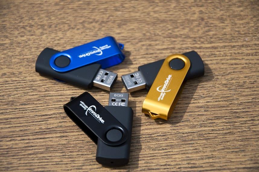 IMRO laikiklis AXIS 8GB USB2.0
