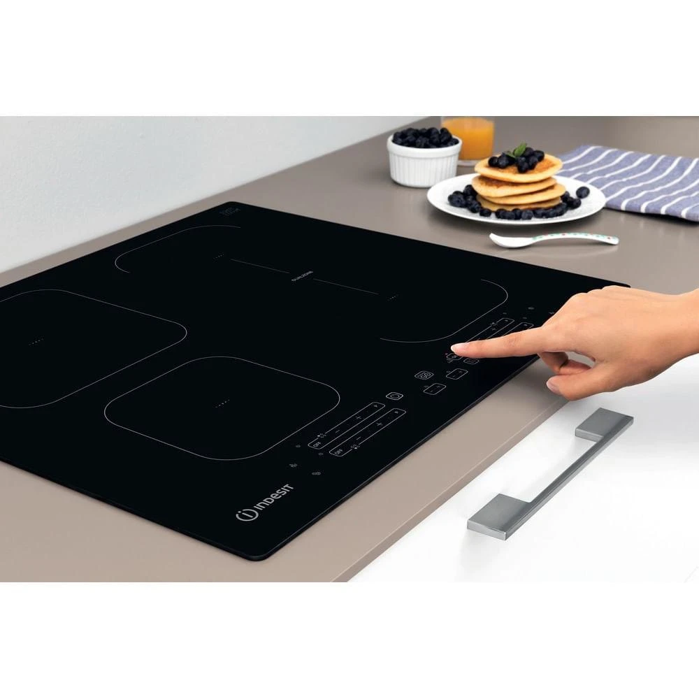 INDESIT | Kaitlentė | IB 65B60 NE | Indukcija | Degiklių / virimo zonų skaičius 4 | Palieskite | Laikmatis | Juodas