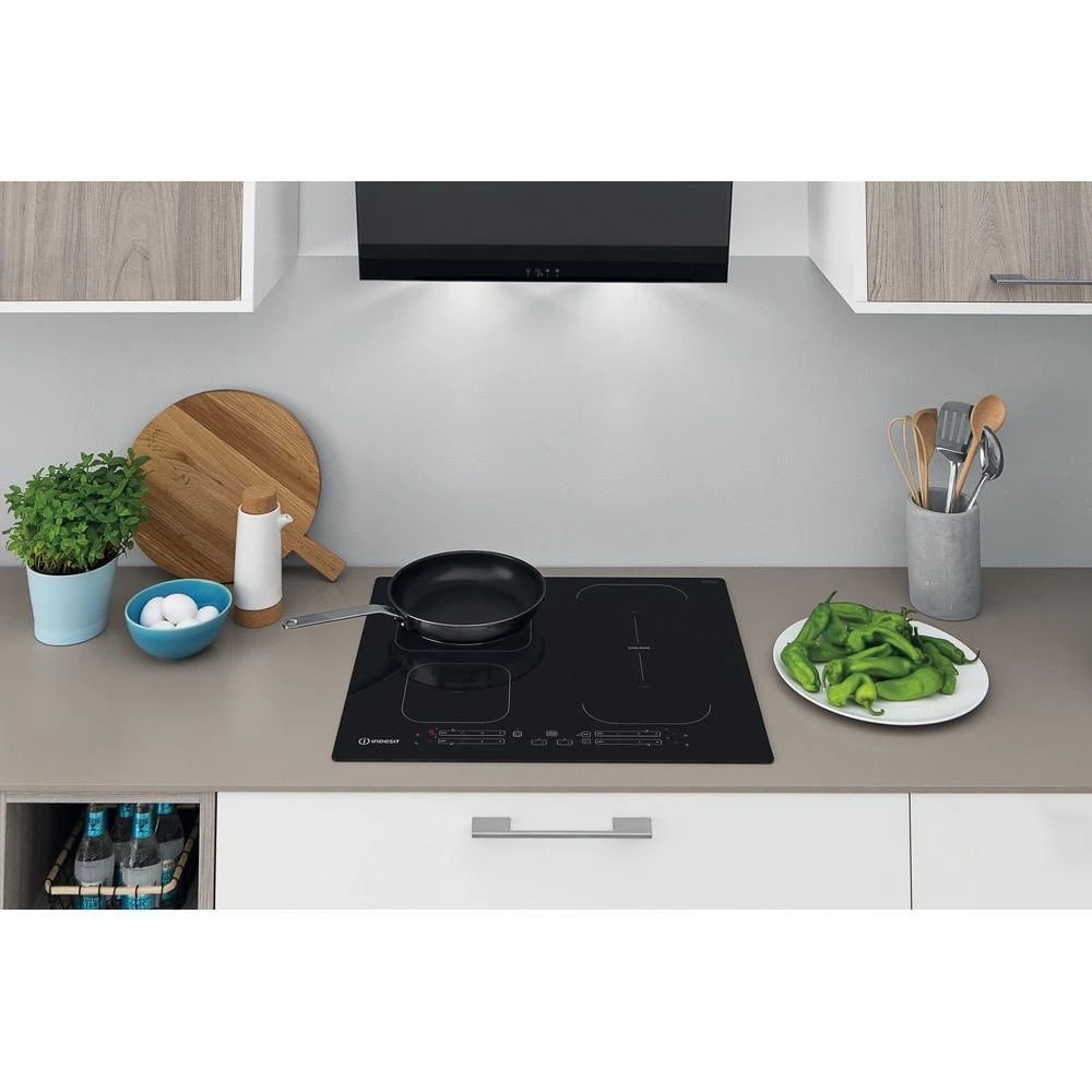 INDESIT | Kaitlentė | IB 65B60 NE | Indukcija | Degiklių / virimo zonų skaičius 4 | Palieskite | Laikmatis | Juodas
