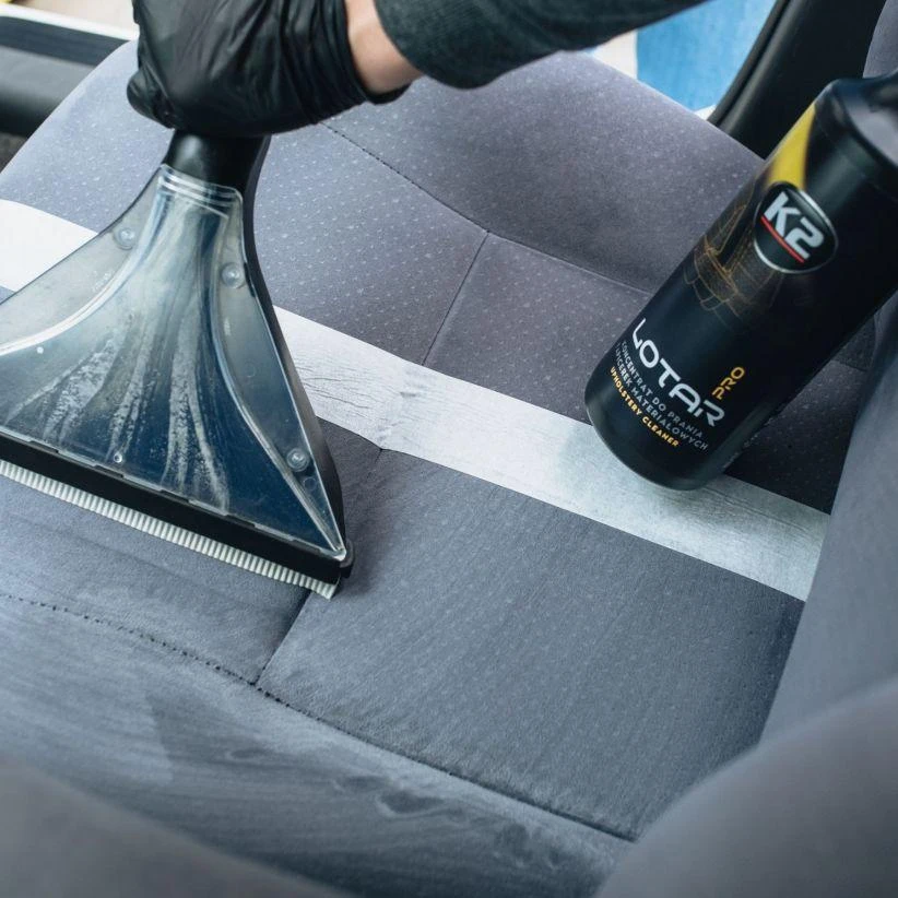 K2 Lotar valiklis plaunant automobilio sėdynę