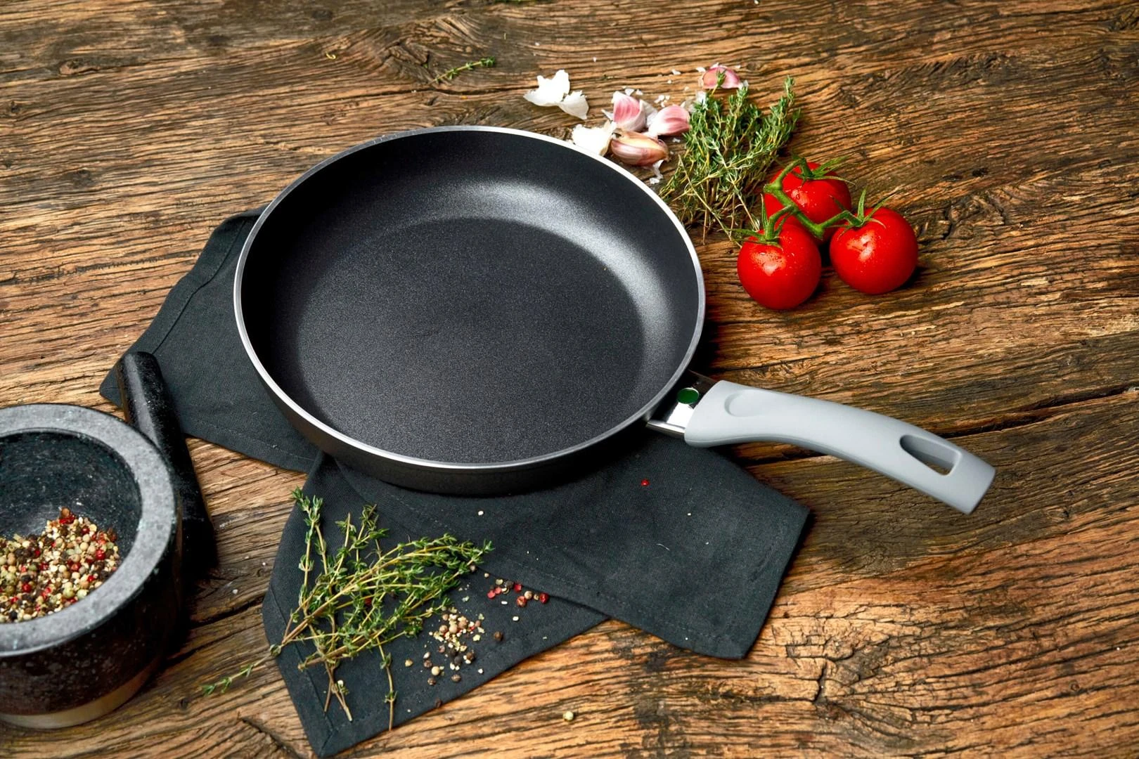 BALLARINI Lazise keptuvė 32 cm 75003-053-0