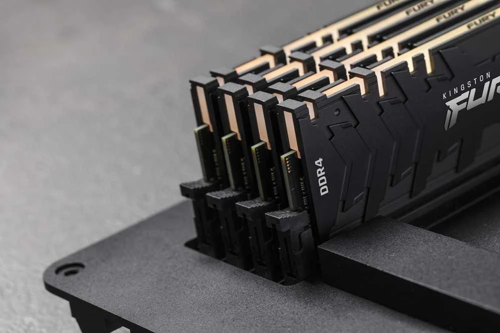 Kingston KF436C16RB12A/16 16GB 3600MT/s DDR4 CL16 DIMM 1Gx8 FURY Renegade RGB | Kingston