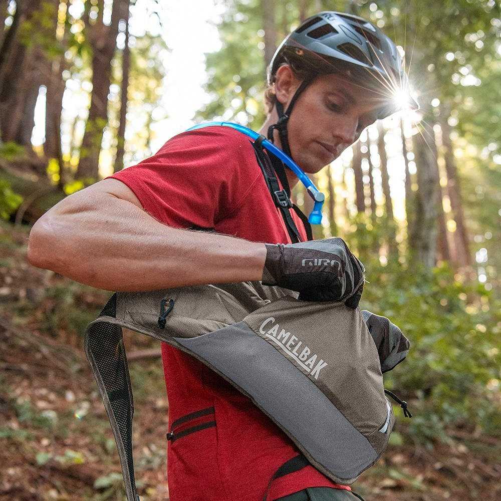 Gertuvė Camelbak Rogue Light kuprinė su hidravimo sistema 2L