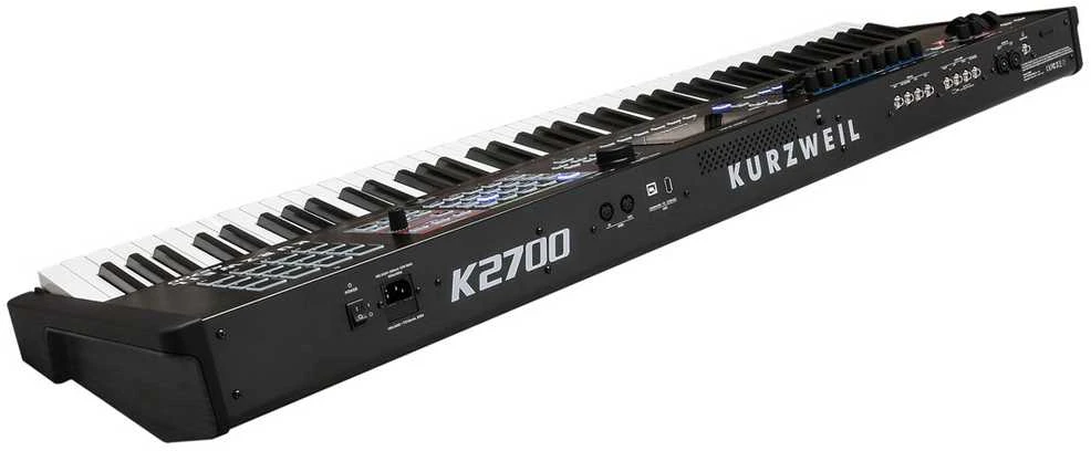 Kurzweil K2700 - sintezatorius/darbo stotis