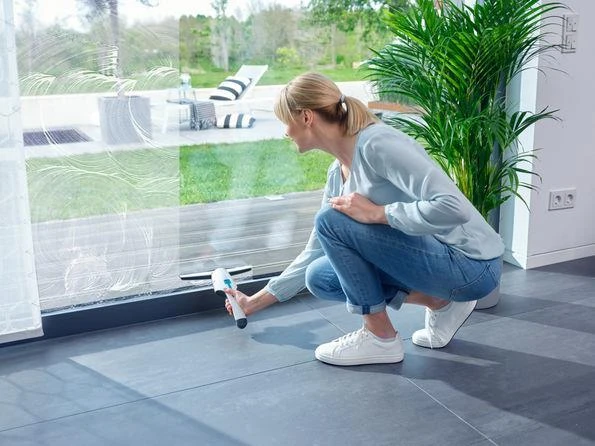 Leifheit 51030 elektrinis langų valytuvas Baltas