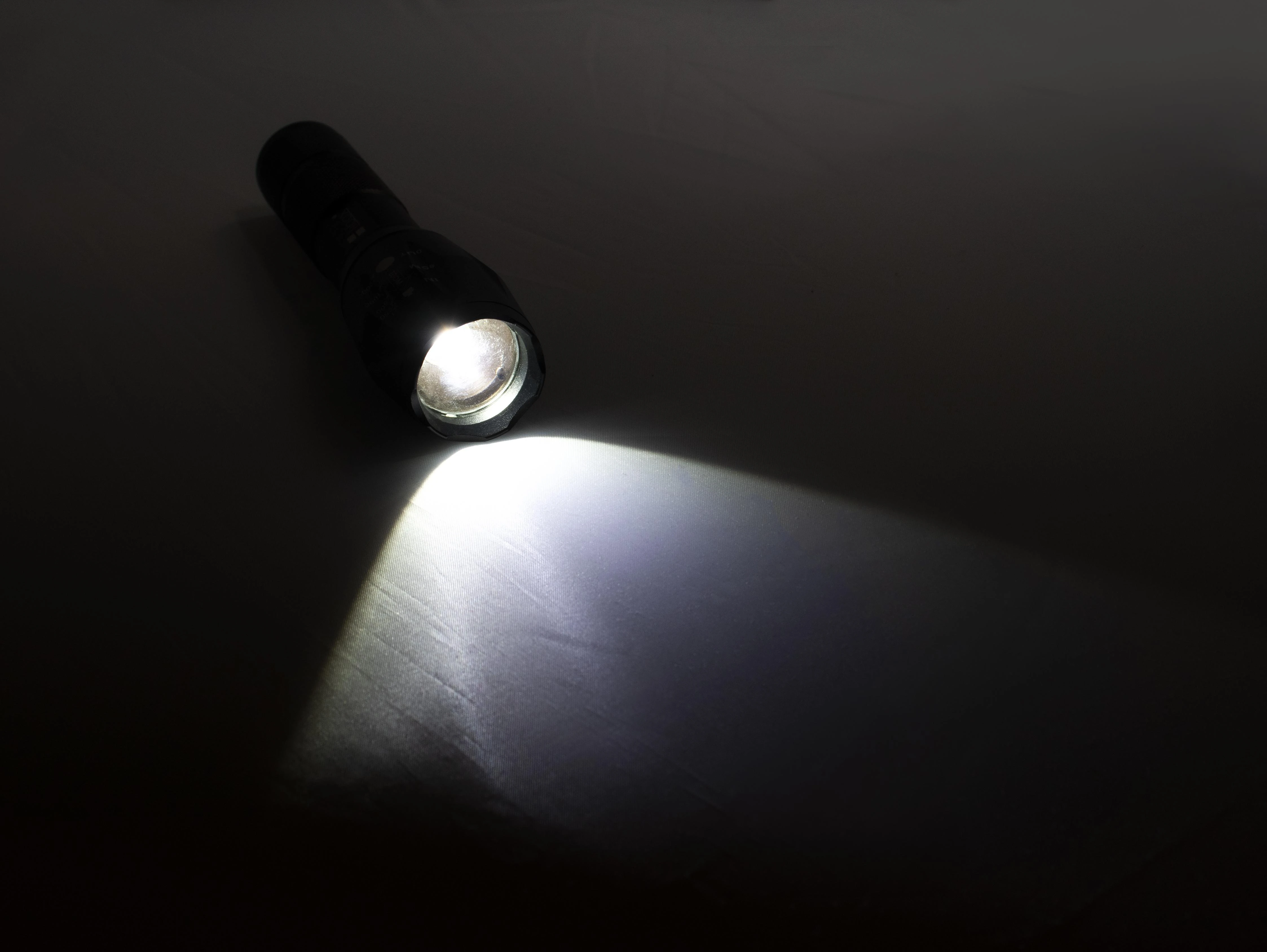 Taktinis žibintuvėlis LED LB0110 Libox