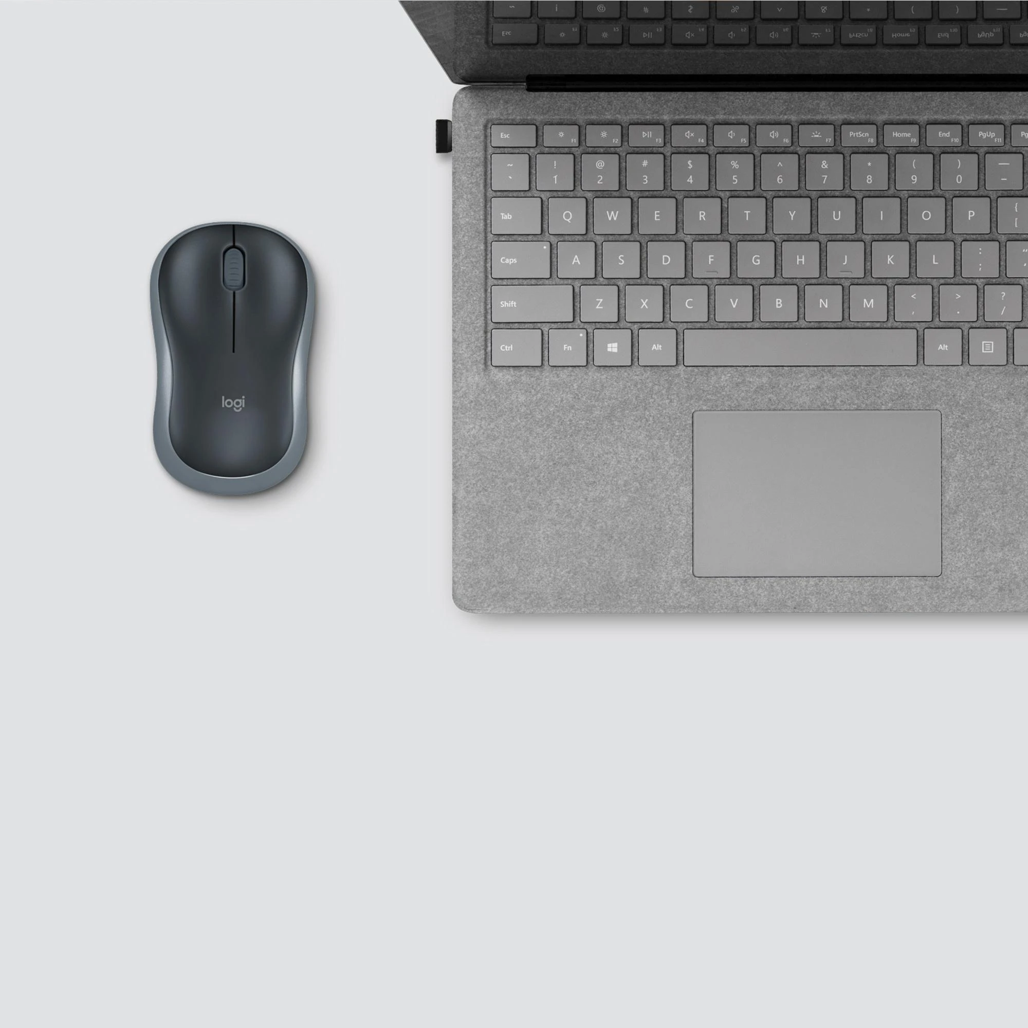 Bevielė pelė Logitech M185 pilka