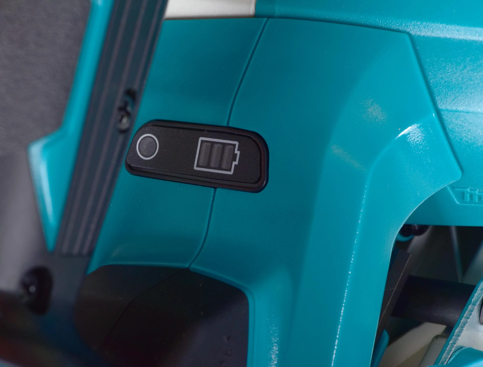 Makita DHS680Z Akumuliatorinis diskinis pjūklas, 18 V, 57 mm, ø165x20, Be akumuliatorių ir kroviklio!