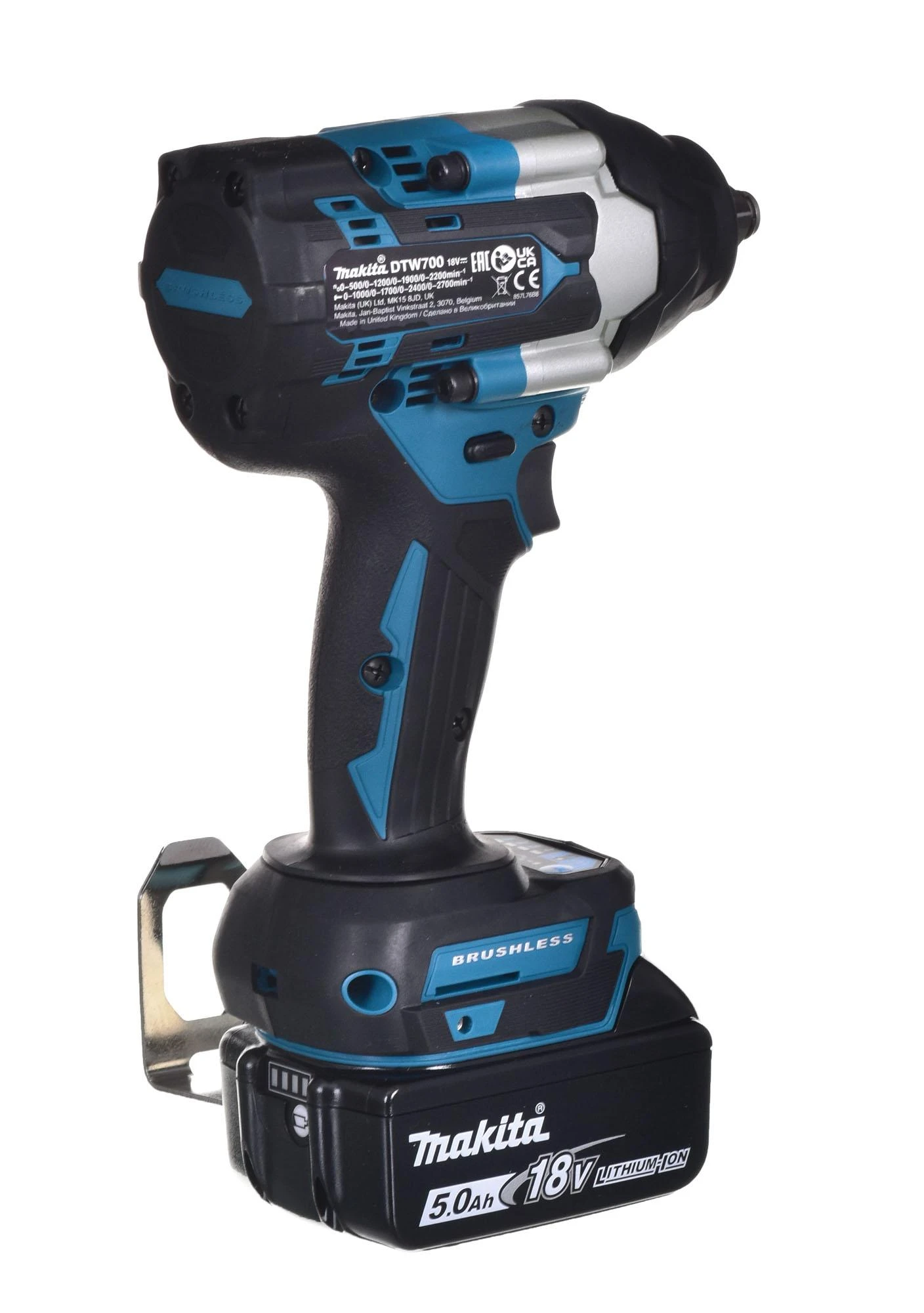 Makita DTW700RTJ Akumuliatorinis smūginis veržliasukis 18V, 2x5,0Ah Li-ion, 700/1000 Nm, 1/2", LED, MAKPACK