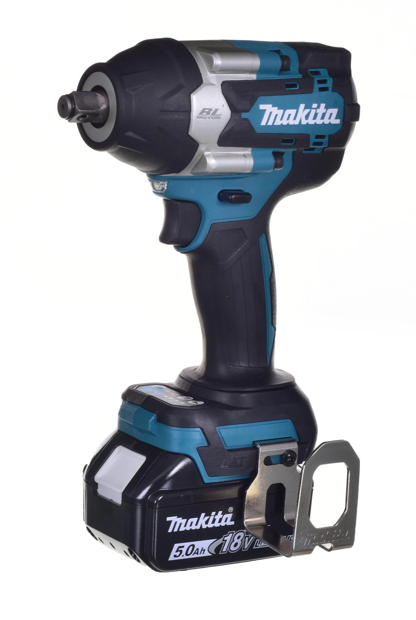 Makita DTW700RTJ Akumuliatorinis smūginis veržliasukis 18V, 2x5,0Ah Li-ion, 700/1000 Nm, 1/2", LED, MAKPACK