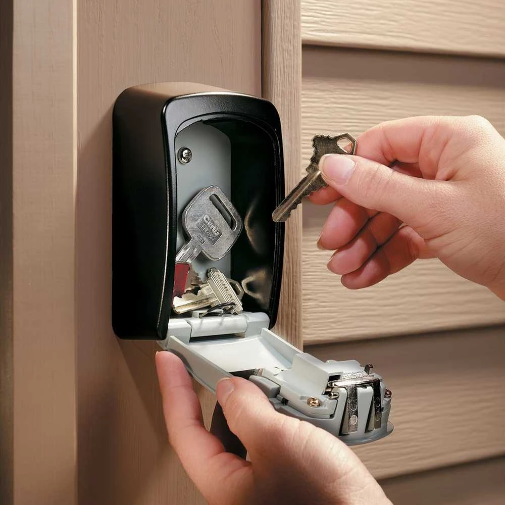 Master Lock Skaitmeninis sieninis seifas raktams su kodiniu užraktu, pakabinamas