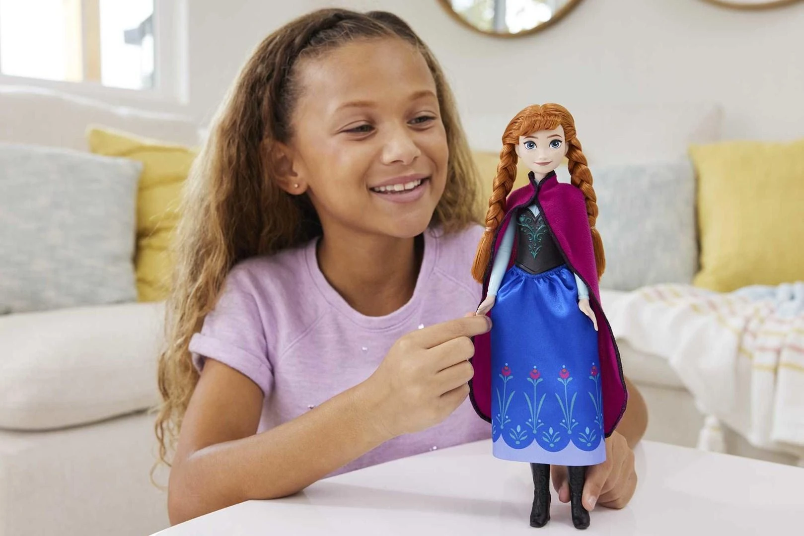 Mattel DISNEY FROZEN lėlė Ana (1 filmo dalies įkvėpta išvaizda) (HLW49)