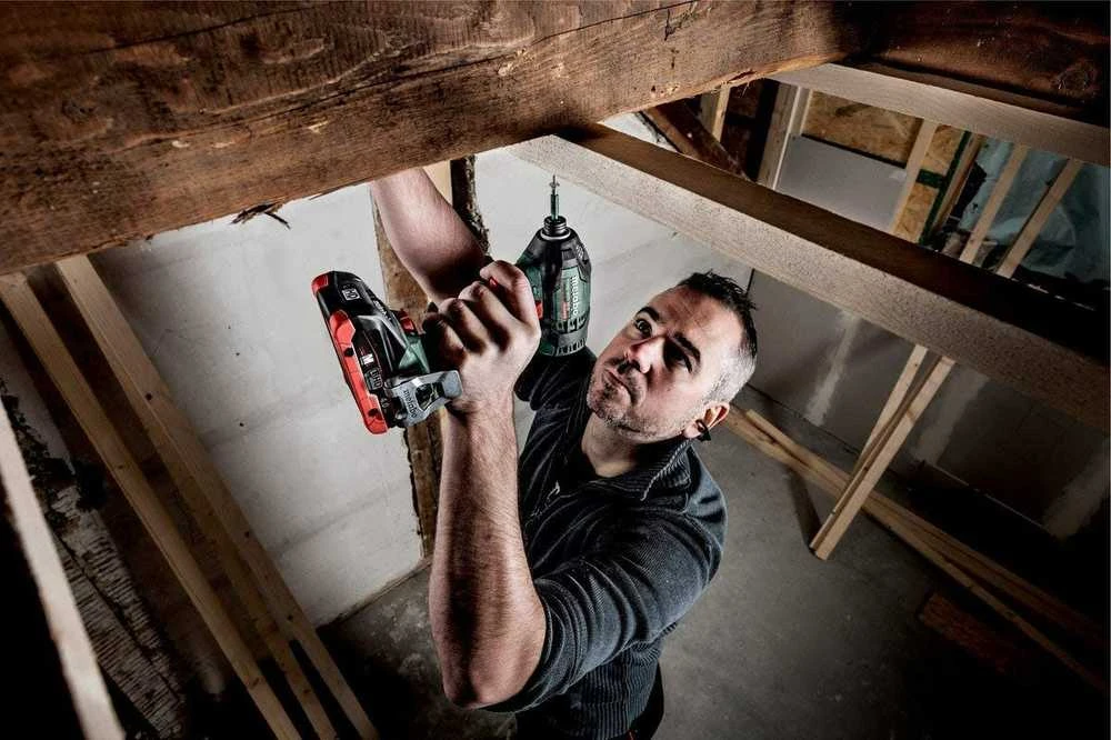 Akumuliatorinis suktuvas SSD 18 LTX 200 BL / 2x4.0 Ah LiHD, Metabo