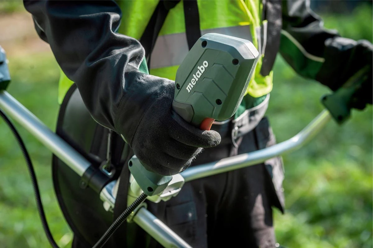 Akumuliatorinė krūmapjovė-trimeris Metabo FSB 36-18 LTX BL 40, be akum. ir įkrov.