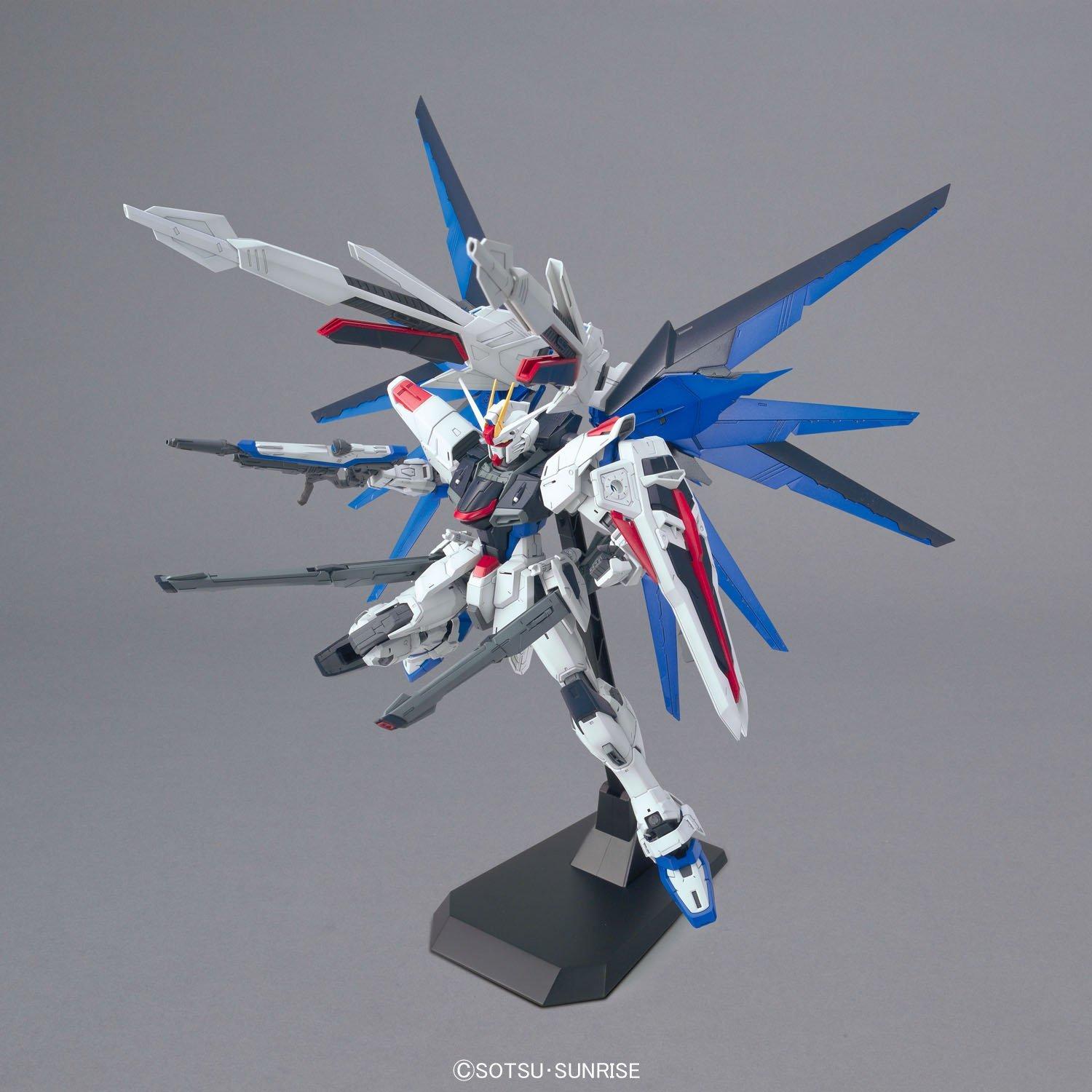 Bandai MG 1/100 FREEDOM GUNDAM VER.2.0 BL