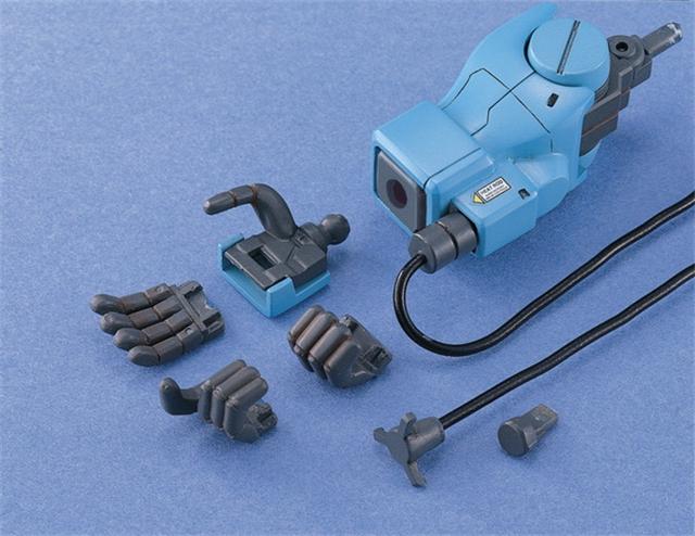 Bandai MG Gouf Custom MS-07B-3 Gunpla modelis 1/100, 61575