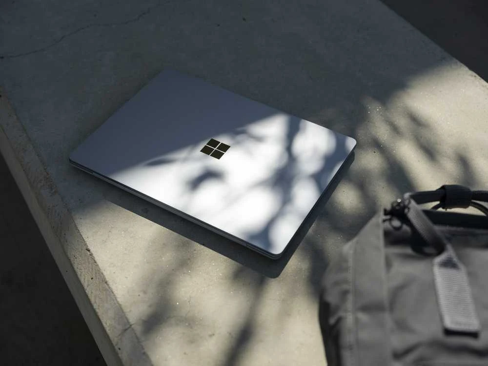 Microsoft Surface Nešiojamas kompiuteris Go Intel Core i5-1035G1 12.4inch 8GB RAM 256GB SSD Intel UHD Graphics W10P Platinum EN Commercial