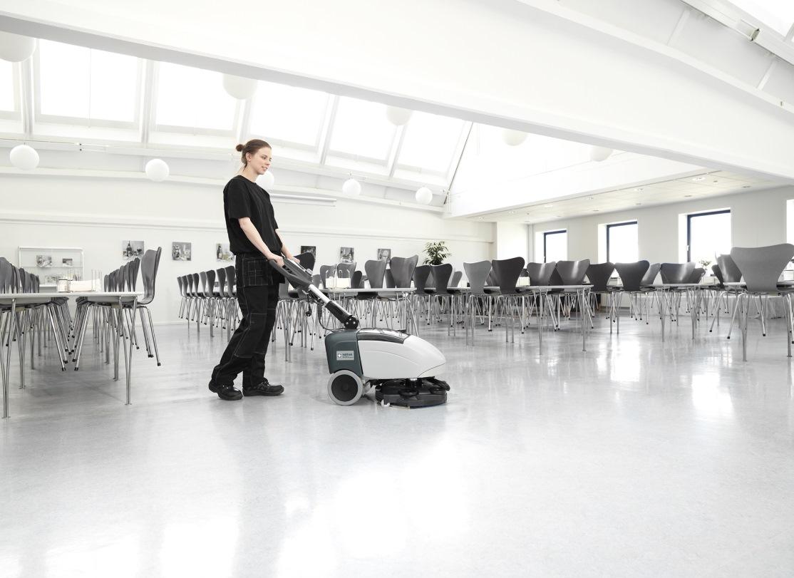Grindų plovimo mašina NILFISK SC351 Full PKG