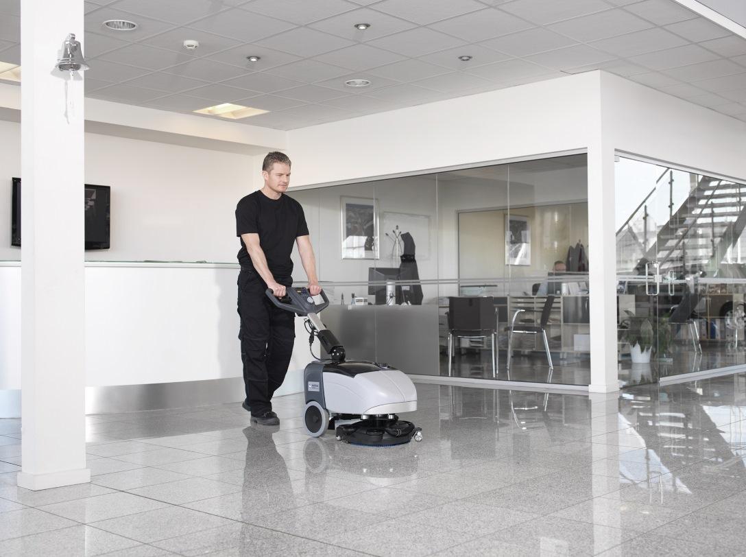Grindų plovimo mašina NILFISK SC351 Full PKG