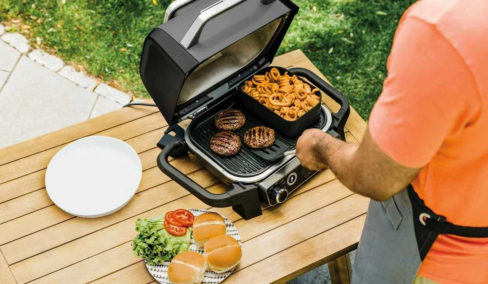 Ninja Kitchen Woodfire™ Lauko grilis/kepsninė