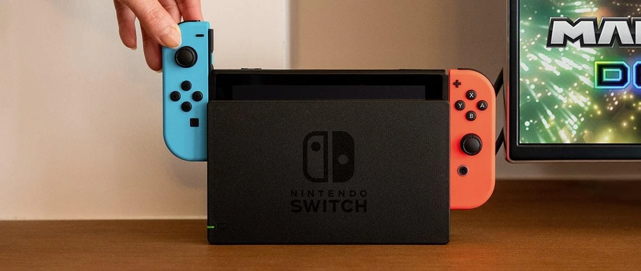 Nintendo Switch (Raudona / Mėlyna)