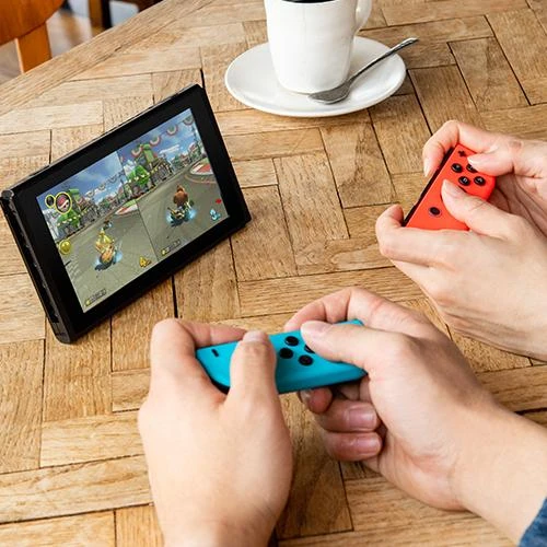 Nintendo Switch (Raudona / Mėlyna)